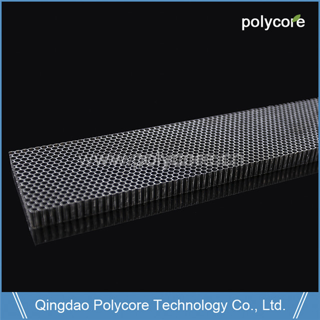 PC air flow straightener for commercial refrigeration display